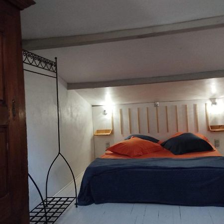 Chambre D'Hotes L'Orange Bleue Rustrel Exterior foto